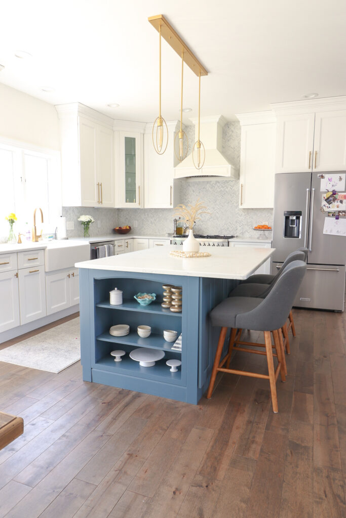 Modern farmhouse kitchen decor