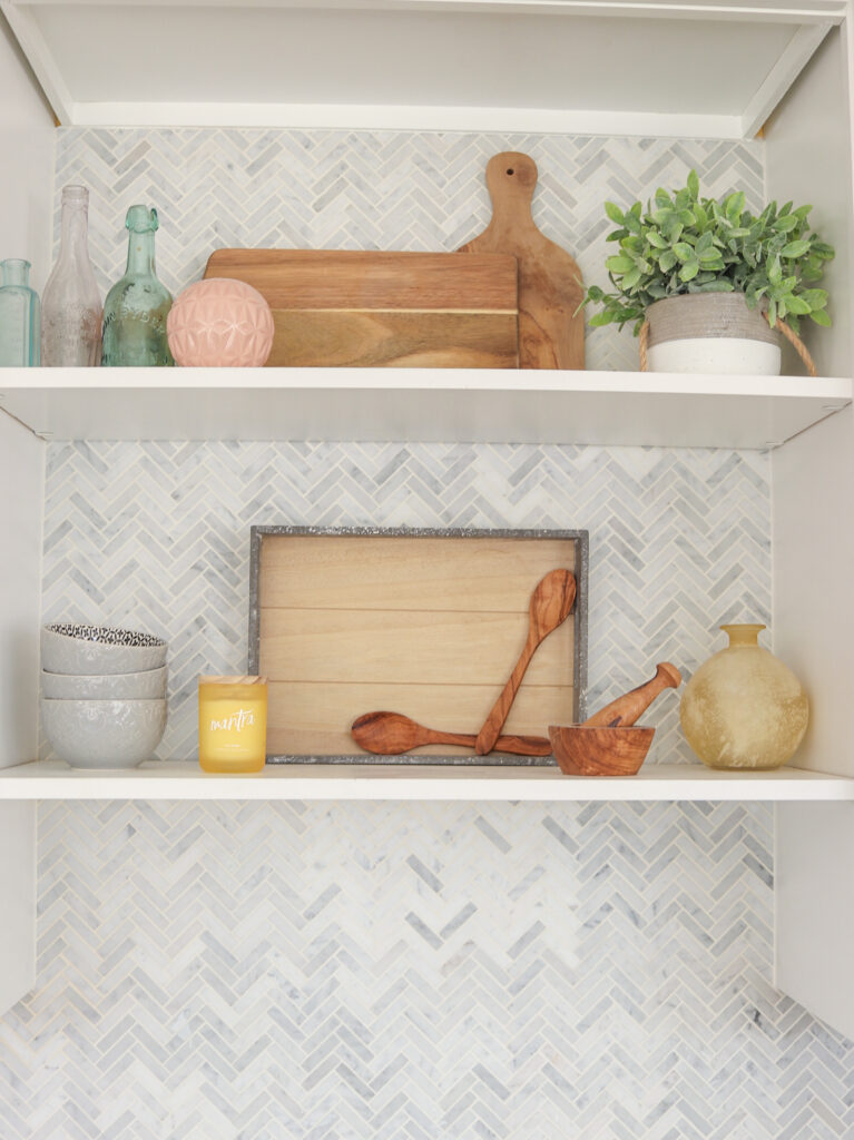 Open-Shelving-Decor