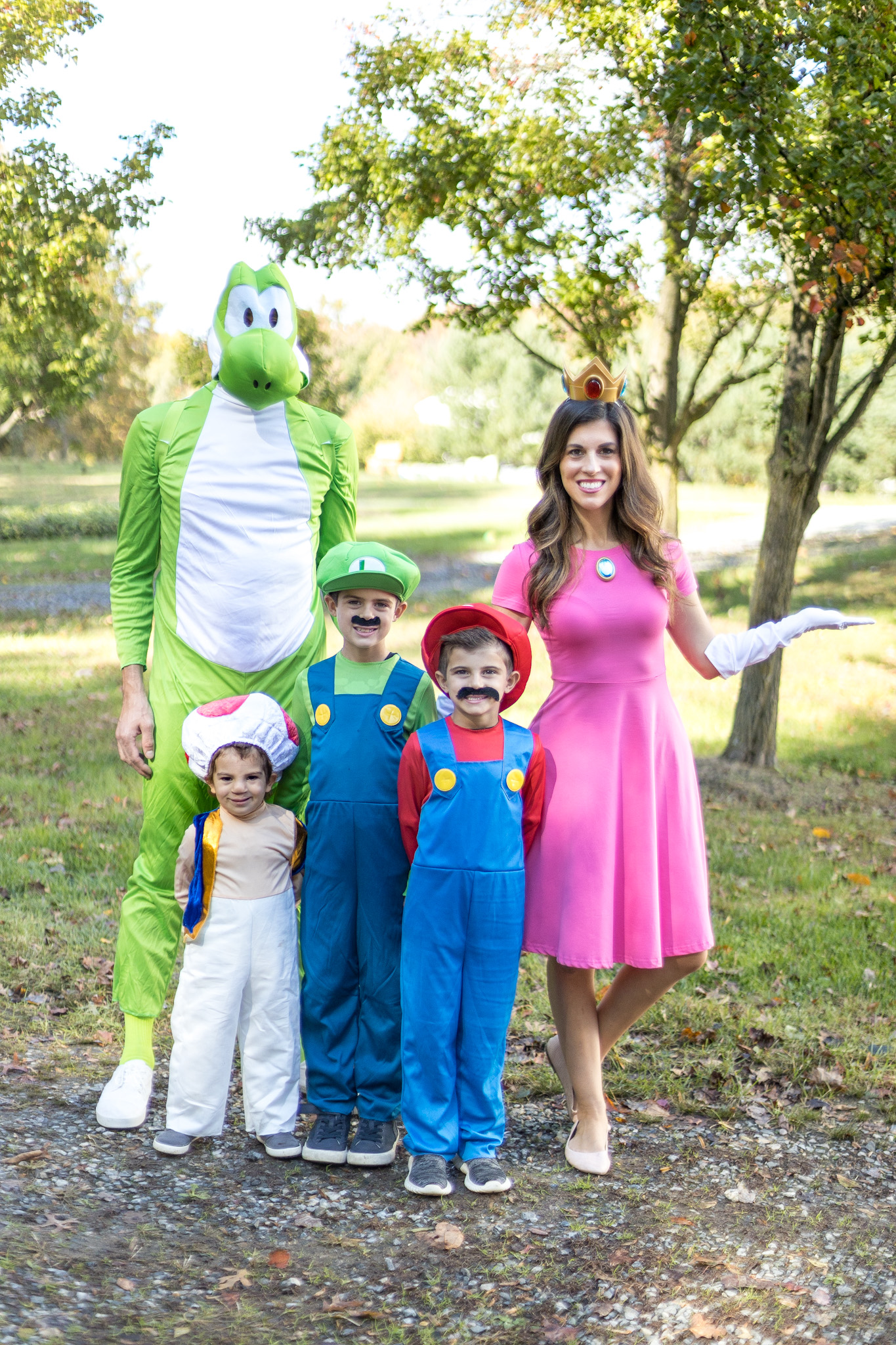 Family Halloween Costume Ideas-super mario brothers